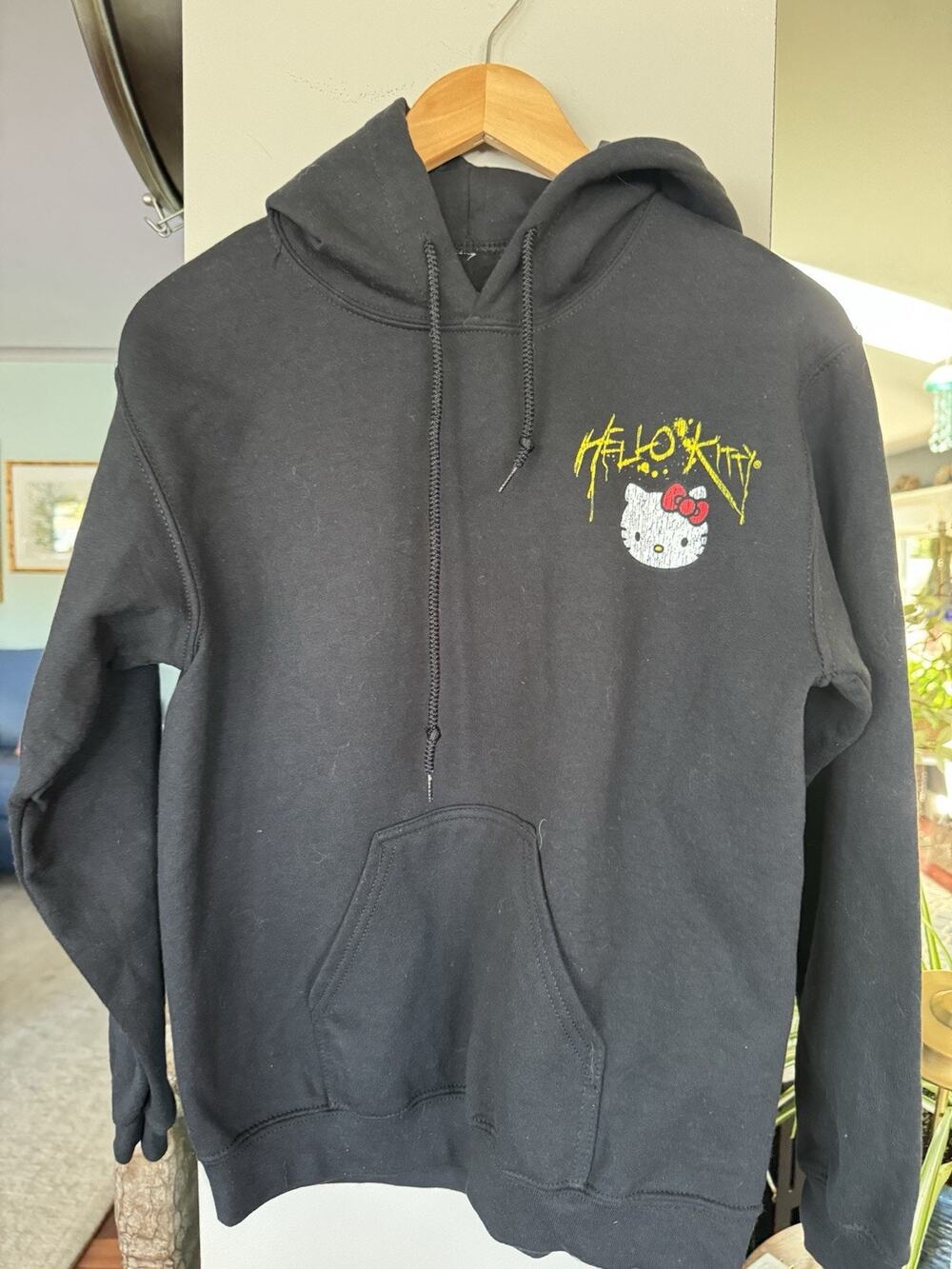 Womens Black Hello Kitty Small Sanrio collab w Forever 21 Graffiti Style